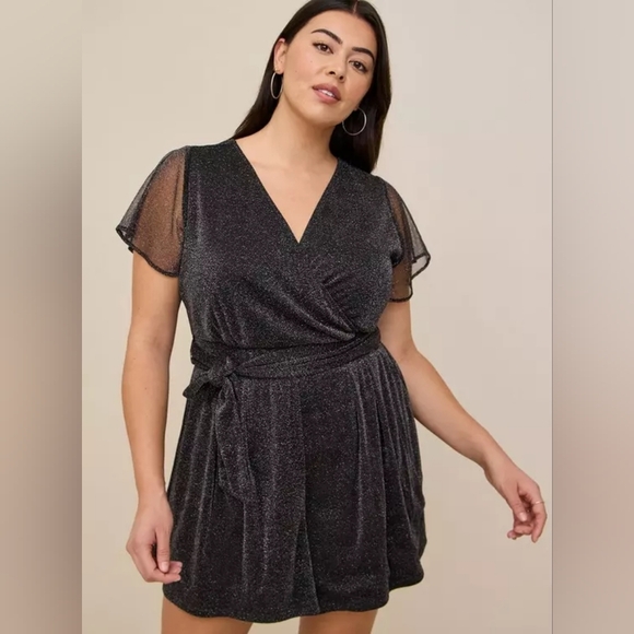 TORRID Glitter Lurex Flutter Sleeve Surplice Romper Size 2 = 2X Black - Picture 1 of 13